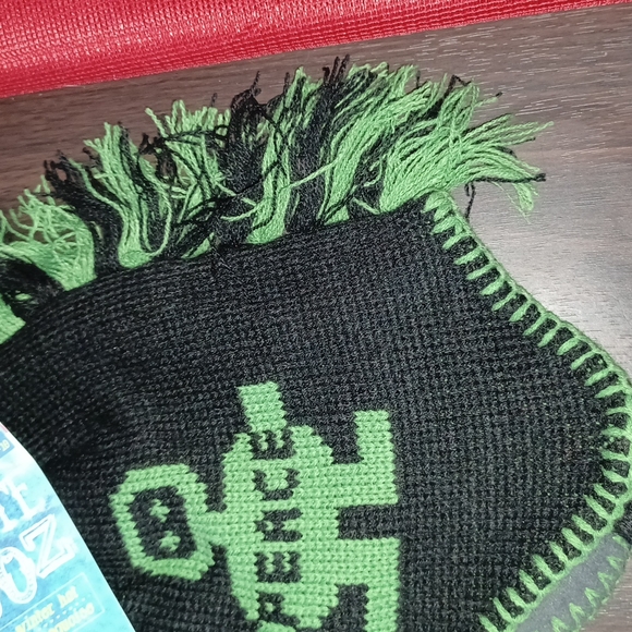 Bnwt Kids mohawk winter hat green and black - Picture 12 of 17